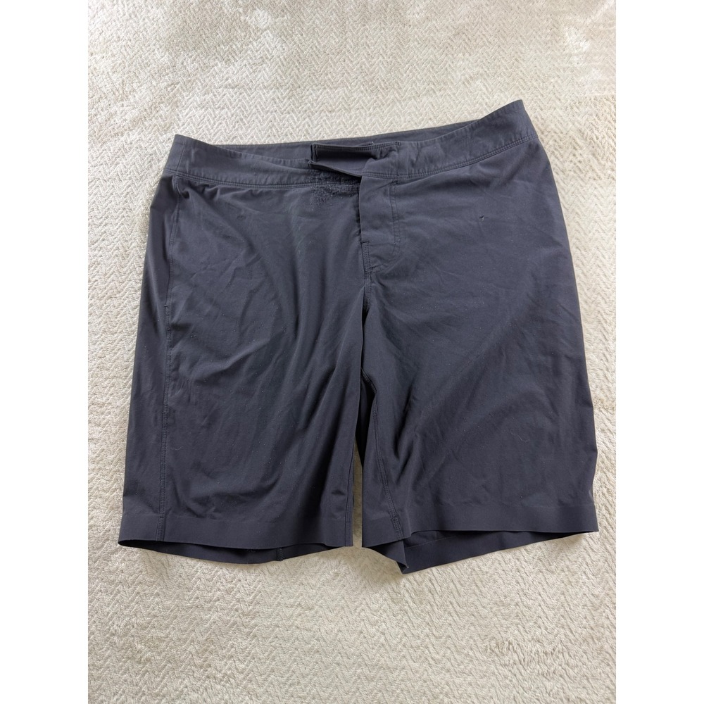 Lululemon Mens Black Board Shorts Size 36 LM7335S 9 Inch Inseam Swim Trunks